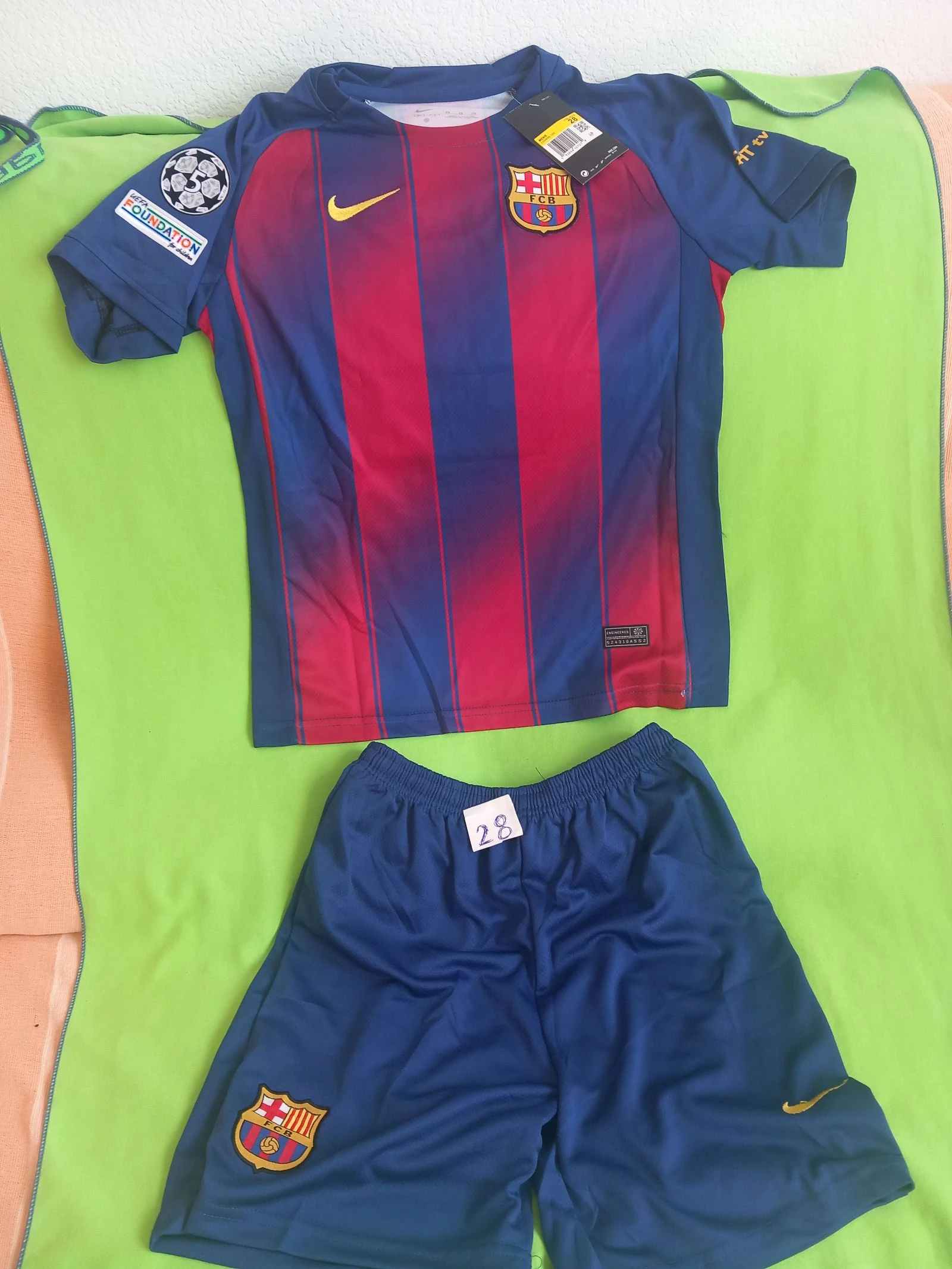 Conjunto fútbol Raphinha, talla 28 (12-13 años), 140 cm aprox  – photo 2